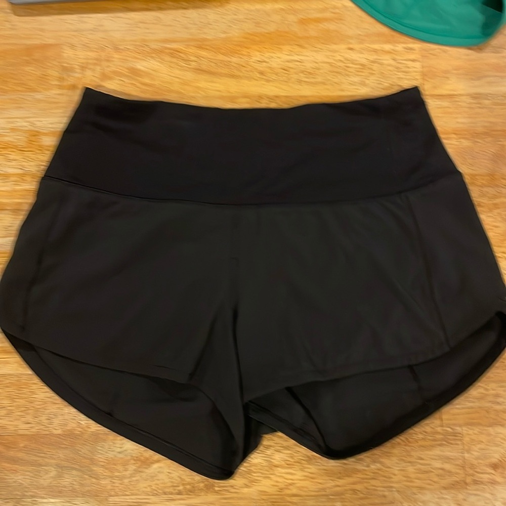 High rise lulu speed up shorts